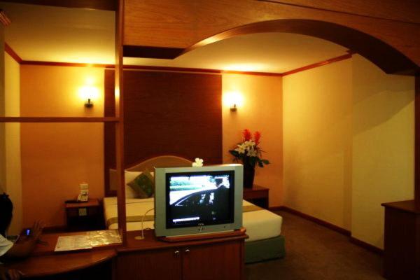 Bunjongburi Hotel Surat Thani Ruang foto