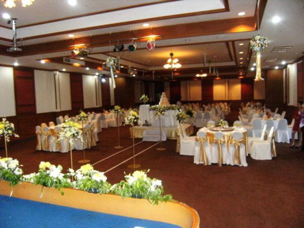 Bunjongburi Hotel Surat Thani Bagian luar foto